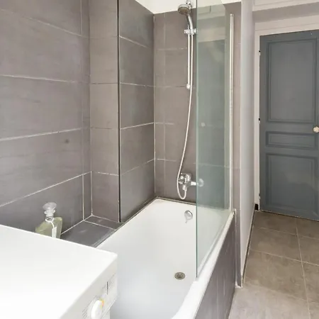 Haussman Et Son Balcon - Welkeys Daire