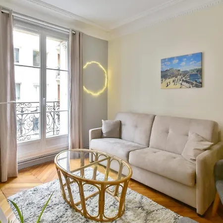 Haussman Et Son Balcon - Welkeys Апартаменты *